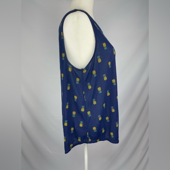 St. John’s Bay Pineapple Navy tank top. Women’s size M - Picture 9 of 11